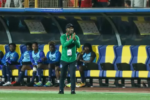 رسميا.. الهلال السوداني يعلن رحيل مدربه